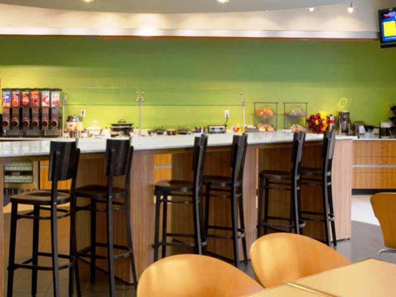 Springhill Suites St. Louis Брентвуд Экстерьер фото